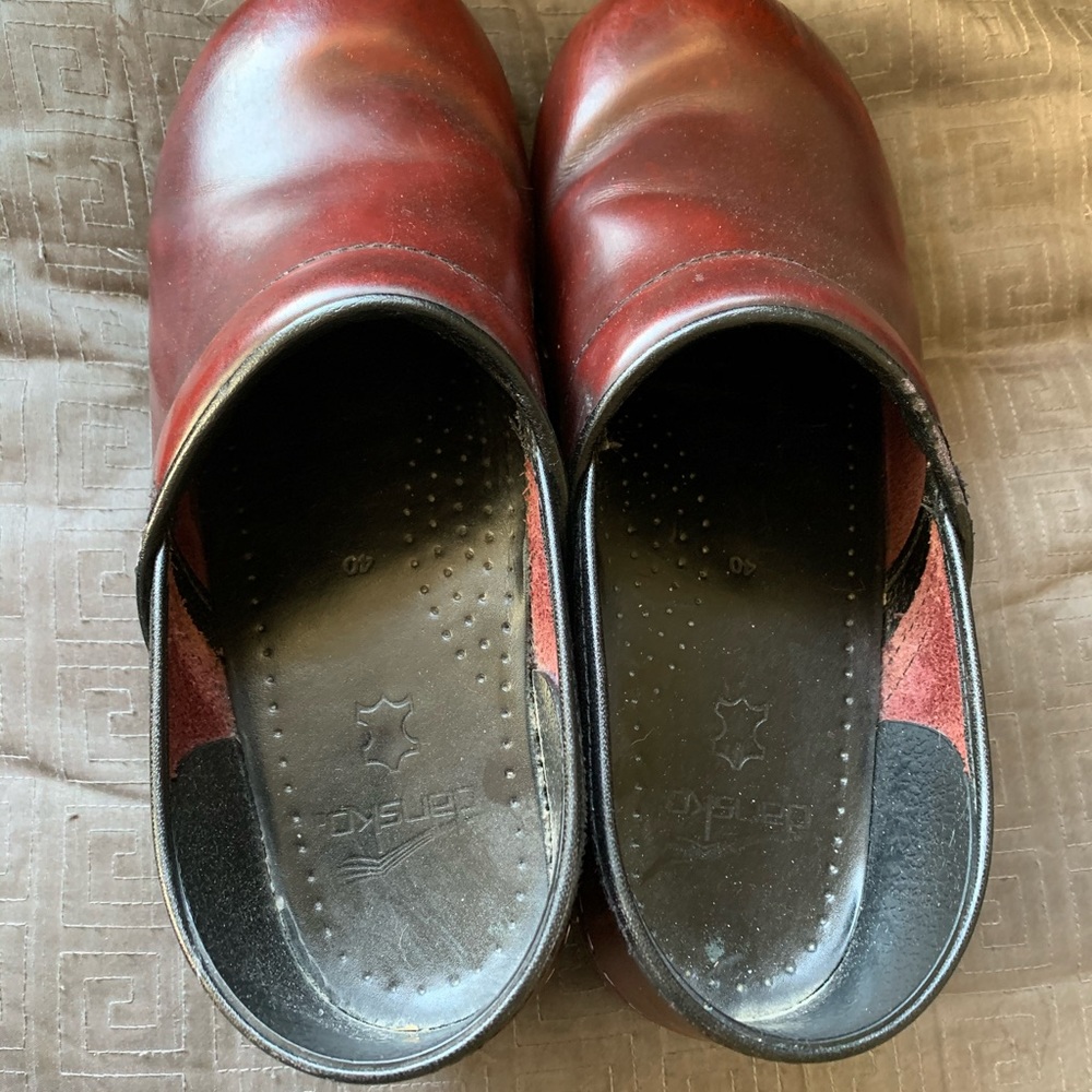 Dansko oilec oxblood size 40 clogs